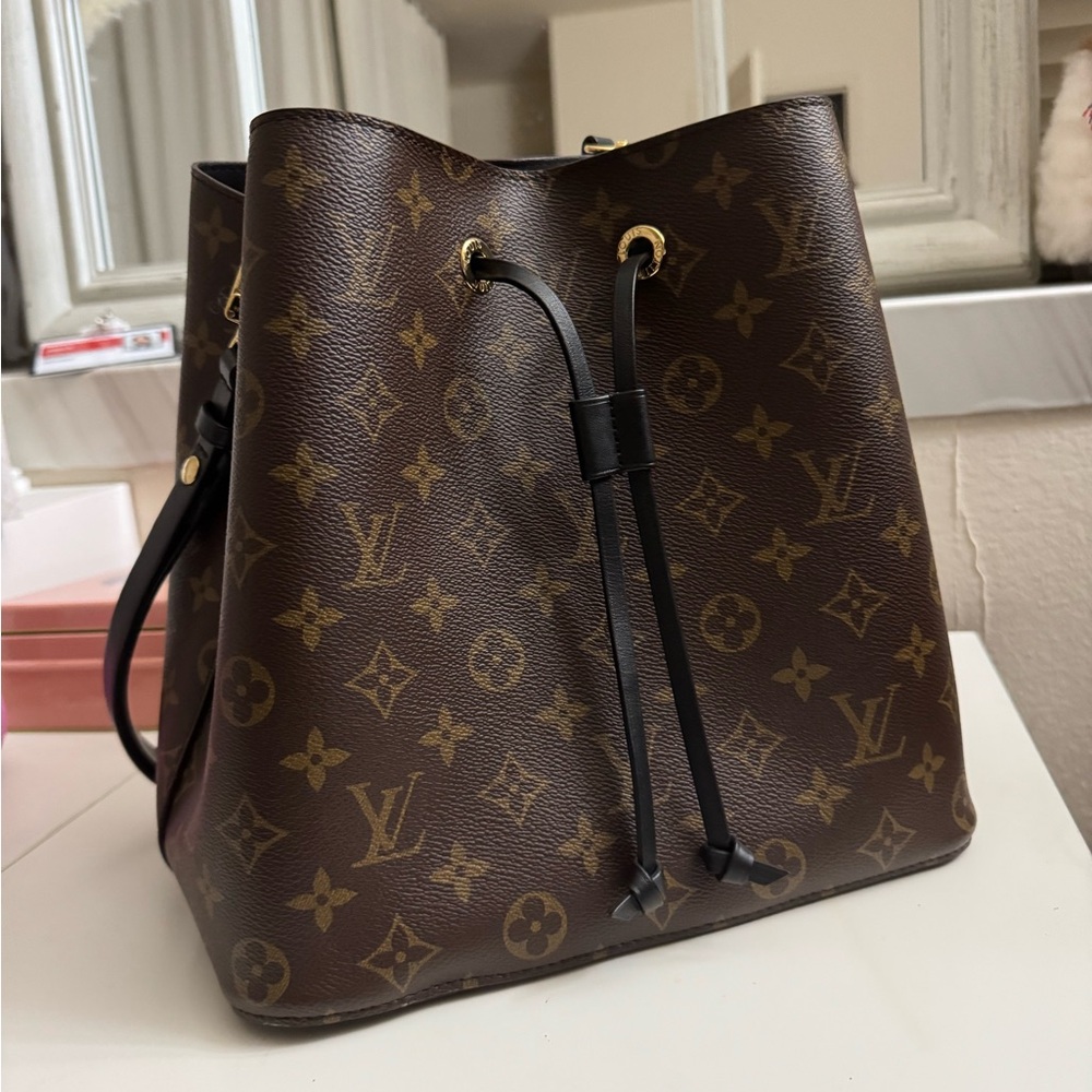 Louis Vuitton NeoNeo MM